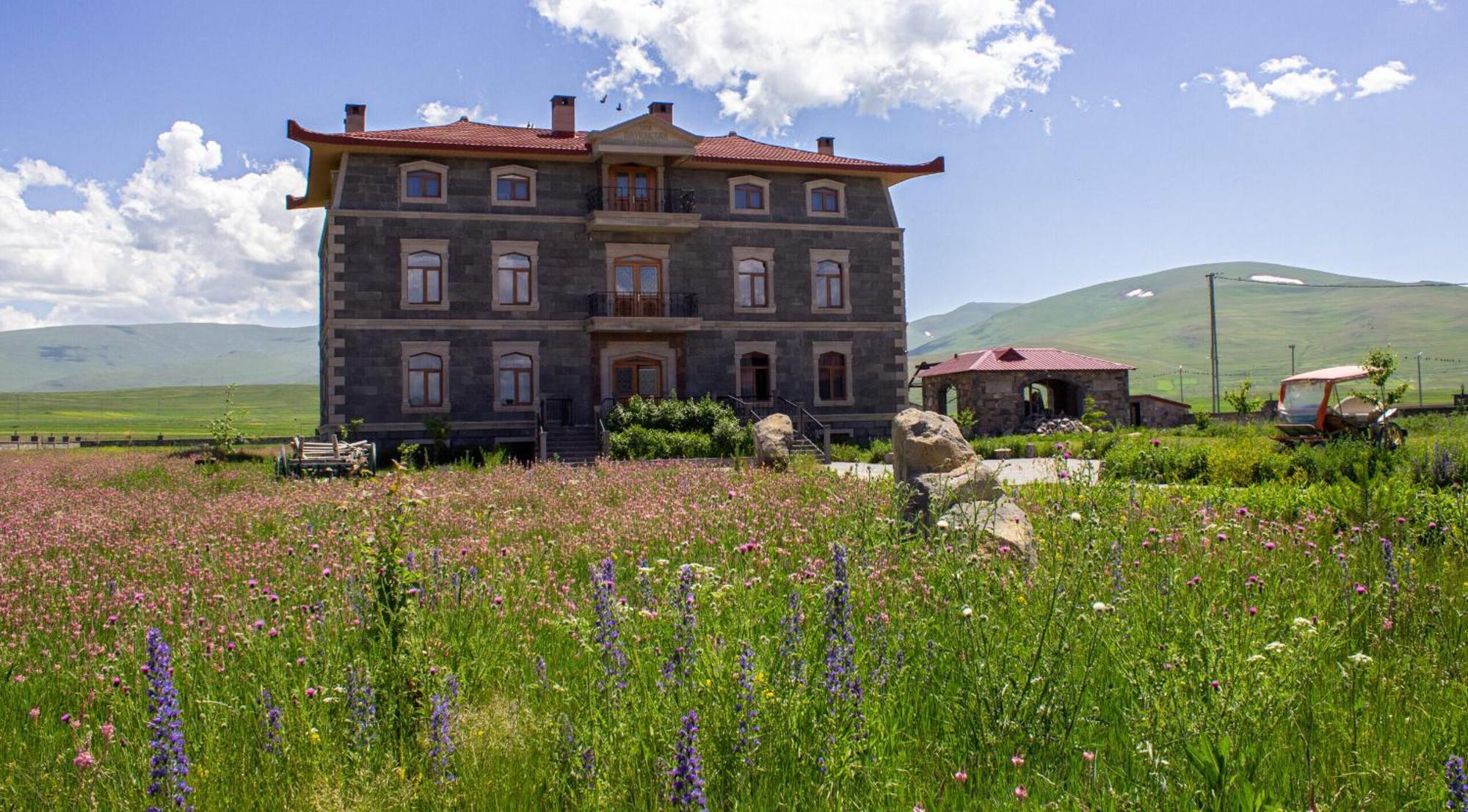 Lake Cildir Lodge Exterior photo